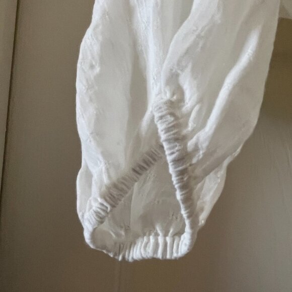 Trina Turk Women's Monochrome Button Front Top white size XS - Picture 5 of 7